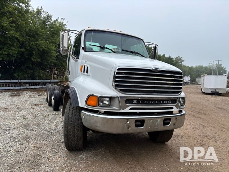 2001-sterling-truck-(dr11851-unit-9459)-image-3