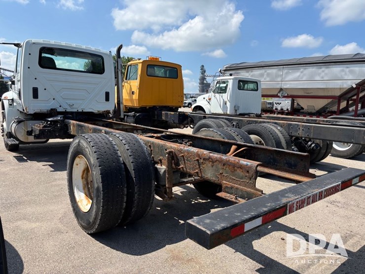 2012-international-durastar-4400-image-10