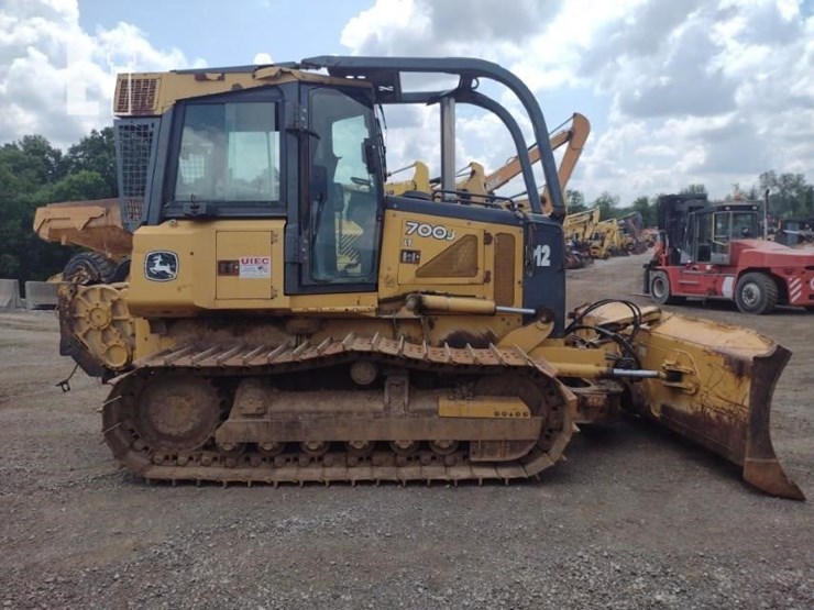 2006-deere-700j-lt-image-3