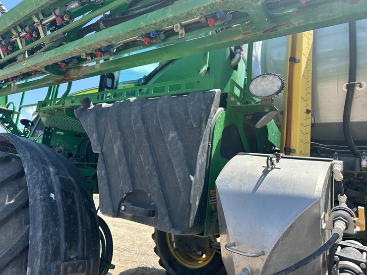 2018-john-deere-r4038-image-33
