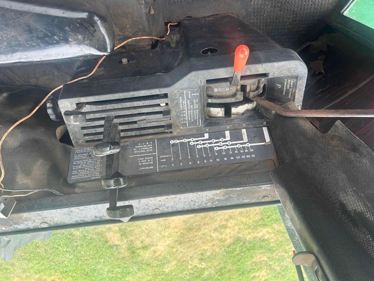 john-deere-8440-image-25