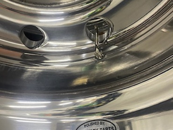 (4)-alcoa-truck-rims-(lt1367)-image-10
