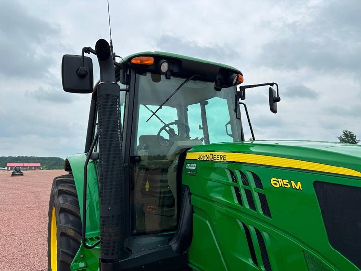 2014-john-deere-6115m-image-21