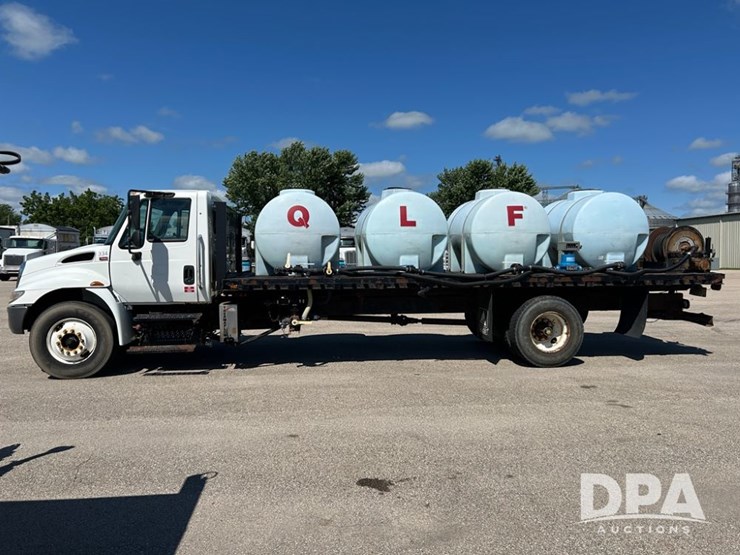 2005-international-durastar-4300-image-4