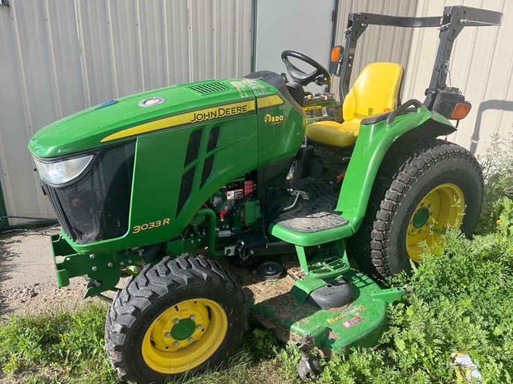 john-deere-3033r-image-2