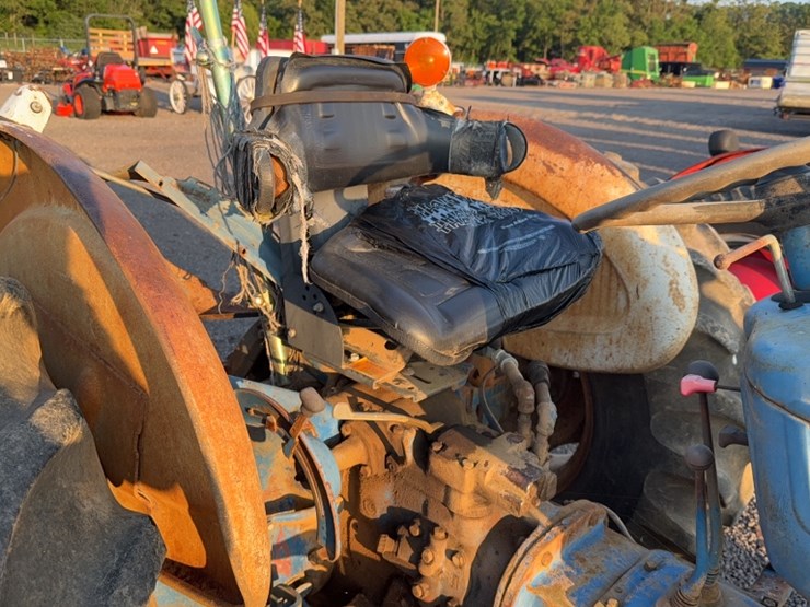 ford-4000-image-10