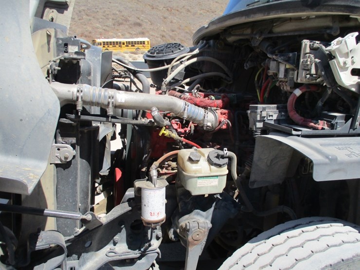 2014-freightliner-114sd-image-6