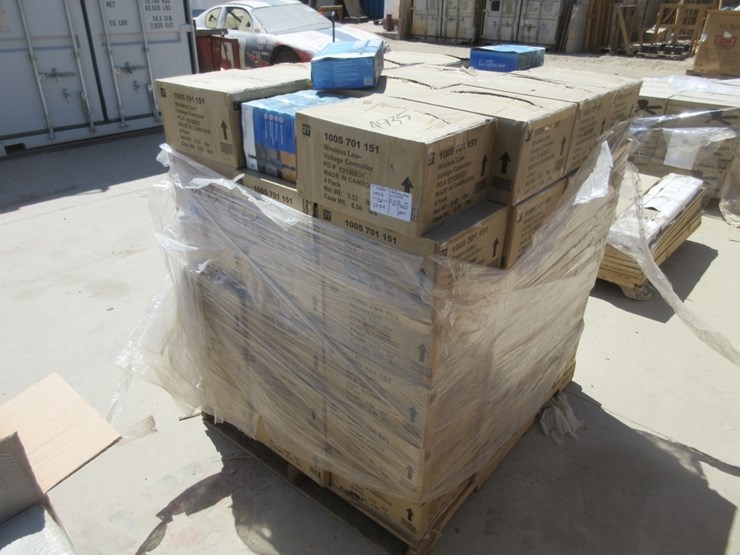 lot-of-wireless-low-voltage-smart-controllers,-image-3