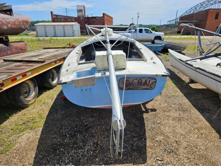 #2534-•-o-day-rhodes-19'-sail-boat-with-trailer-image-12