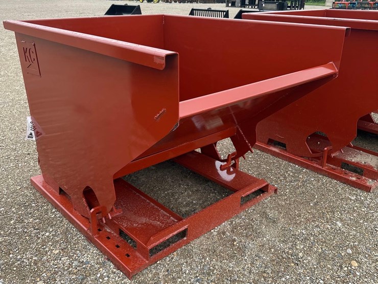 107---2.0-cy.-self-dumping-hopper-w/-fork-pockets-image-1