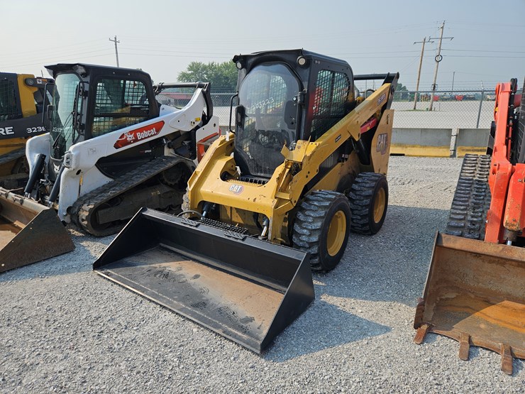 2020-caterpillar-262d3-image-1