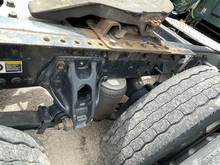 2018-kenworth-t680-image-28