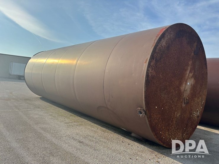 30,000-gallon-tank-(dr11910)-image-1