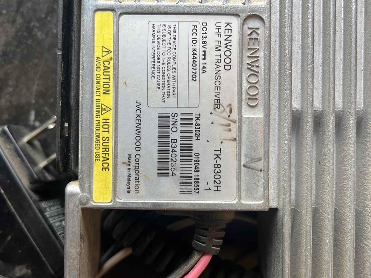 uhf-kenwood-radios-image-13