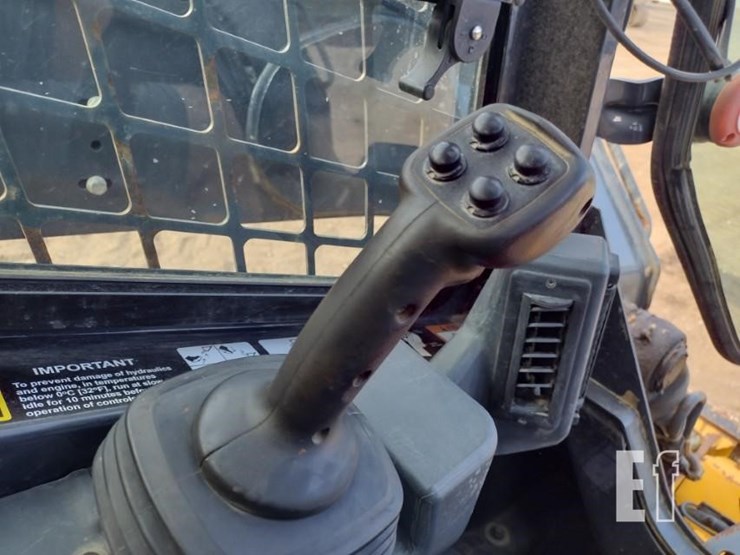 2020-deere-333g-image-10