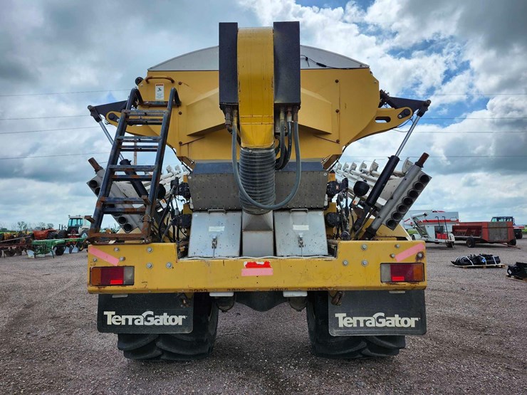 terra-gator-8400-applicator-image-5