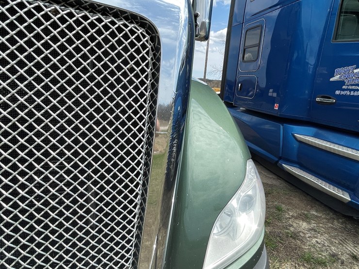 2018-kenworth-t680-image-11