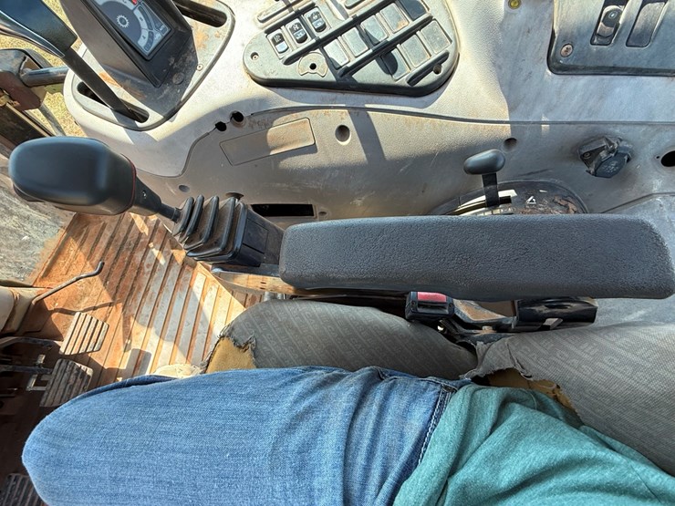case-ih-mxu115-image-24