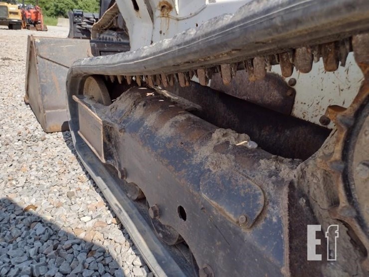 2019-bobcat-t595-image-21
