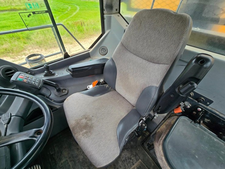 2018-deere-460e-image-39
