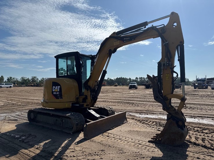 2017-caterpillar-305.5e2-cr-image-4