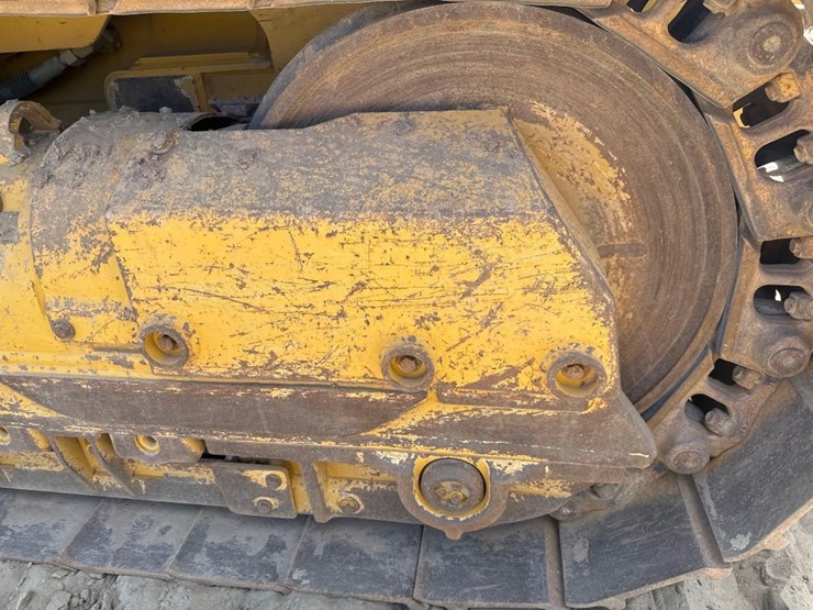 2021-caterpillar-953-image-14