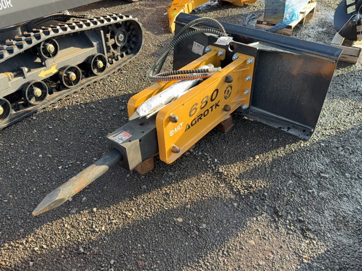 #2023-•-agt-skid-steer-hyd-breaker-image-2