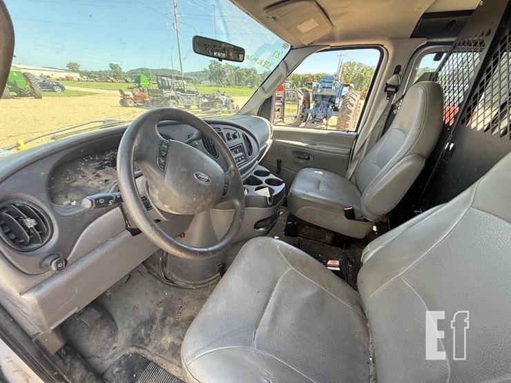 2007-ford-e250-image-8