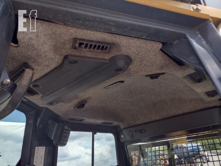 2018-deere-450k-image-15