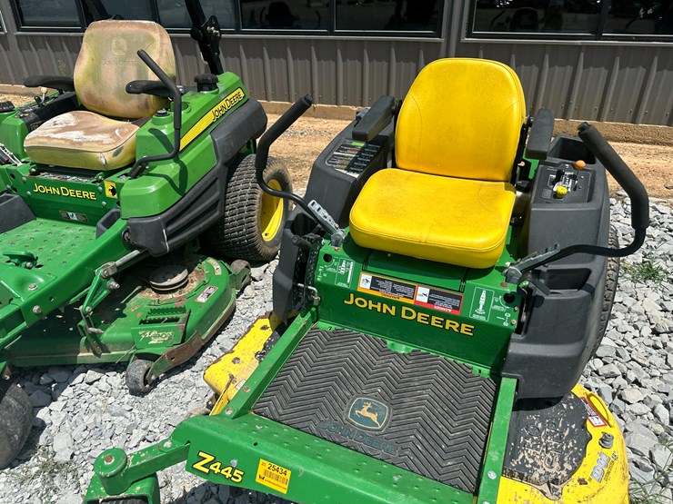 john-deere-z445-image-17