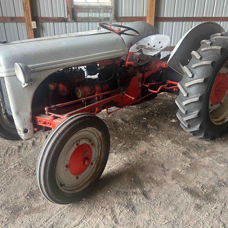 1941 FORD 9N