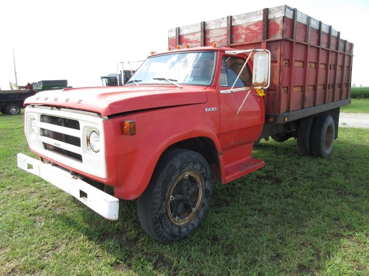 1975-dodge-600-image-11