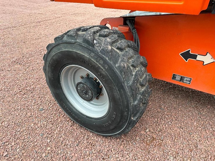 2008-jlg-600s-image-13