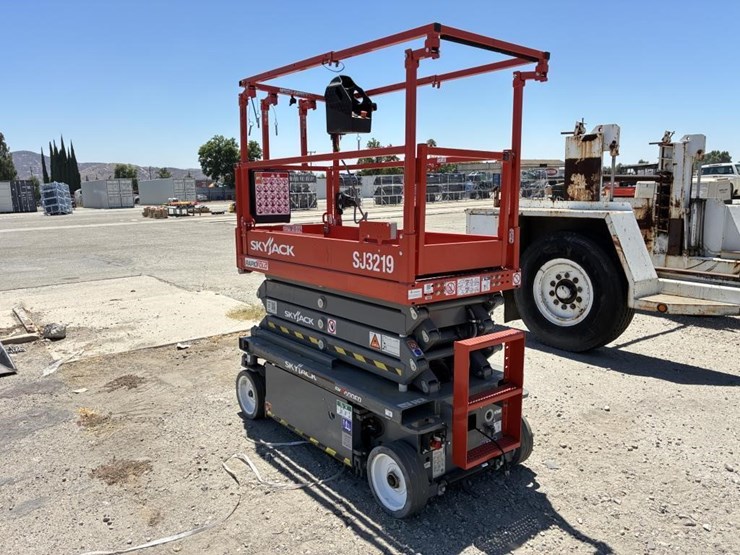 2022-sky-jack-sj3219-scissor-lift-image-4