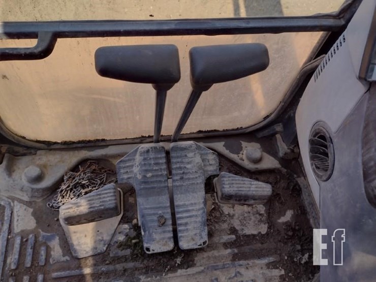 2012-komatsu-pc200-image-8