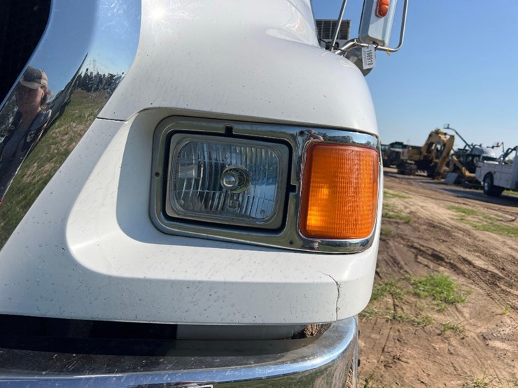 2006-ford-f750-xlt-image-9