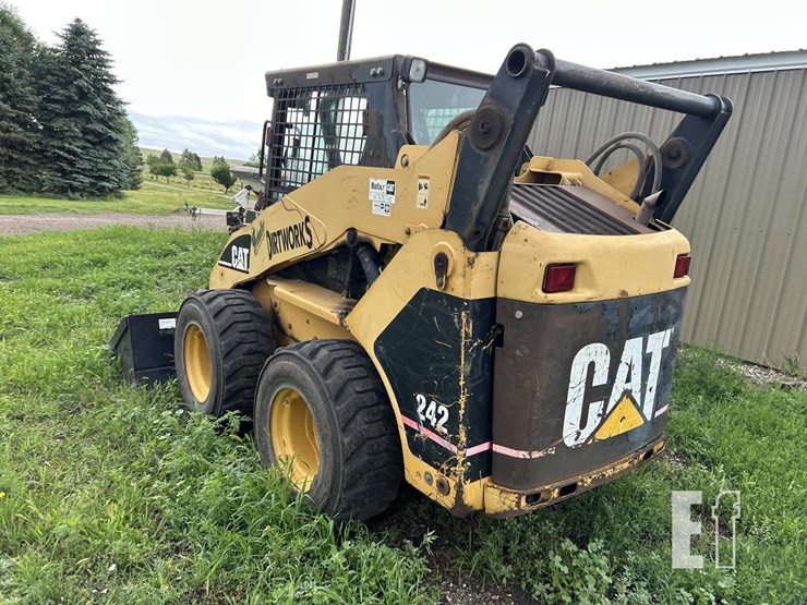 caterpillar-242-image-11