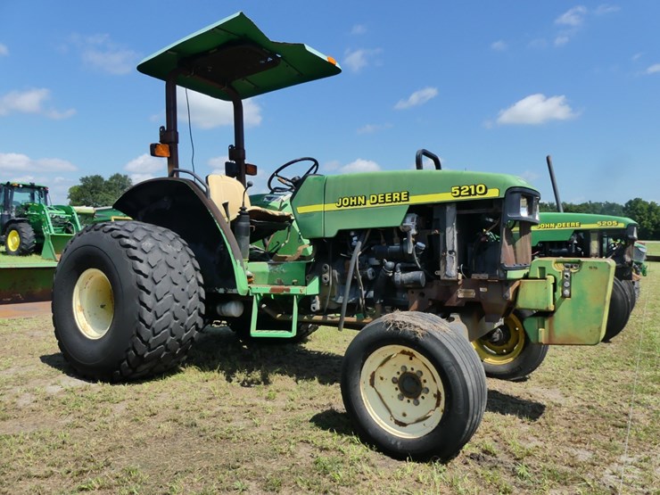 john-deere-5210-image-1