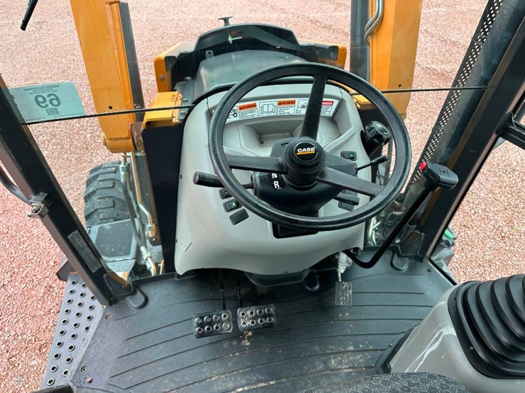 2019-case-580sn-image-53