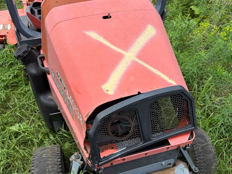 kubota-f2680-image-16