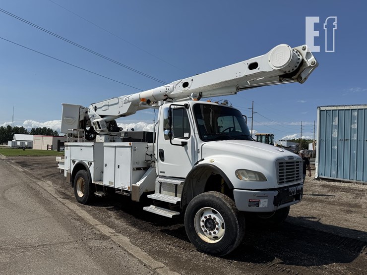 2005-freightliner-business-class-m2-106-image-2