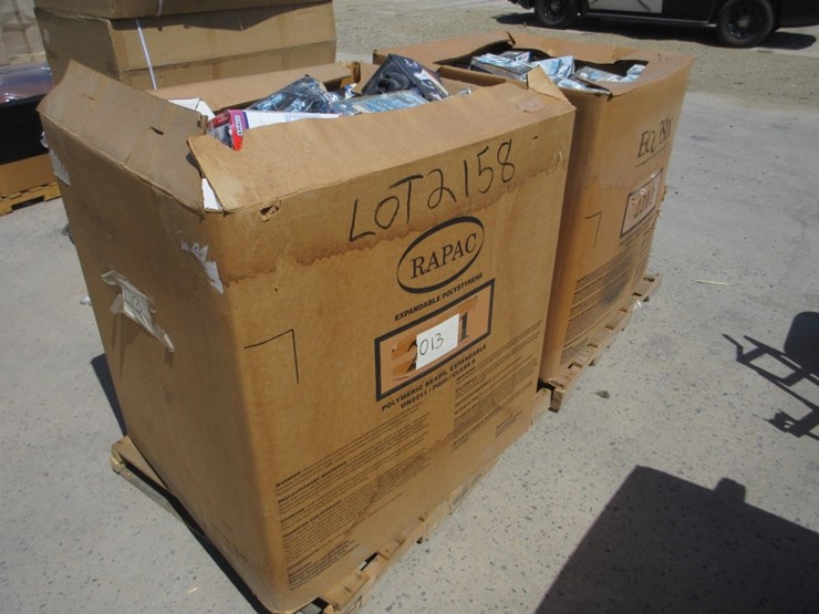 (2)-pallets-of-misc-automotive-car-seat-covers,-image-1
