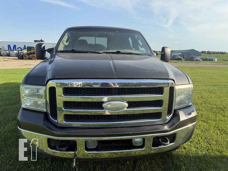 2005-ford-f350-xlt-image-28