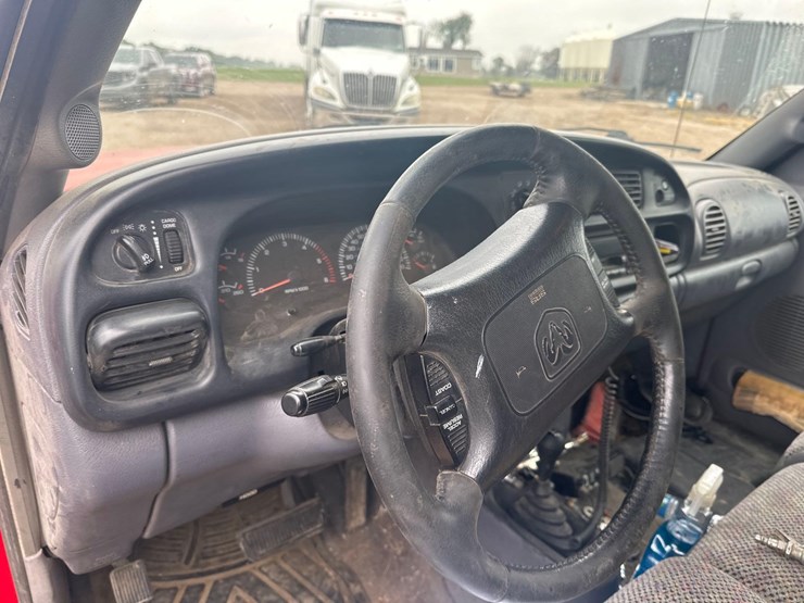 2000-dodge-2500-image-10
