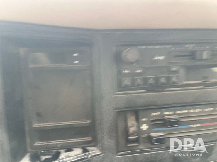 1990-jeep-cherokee-limited-image-52