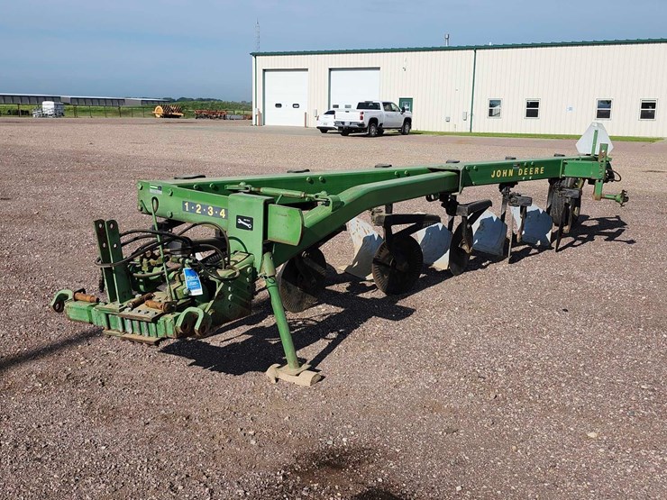 john-deere-2700-image-3