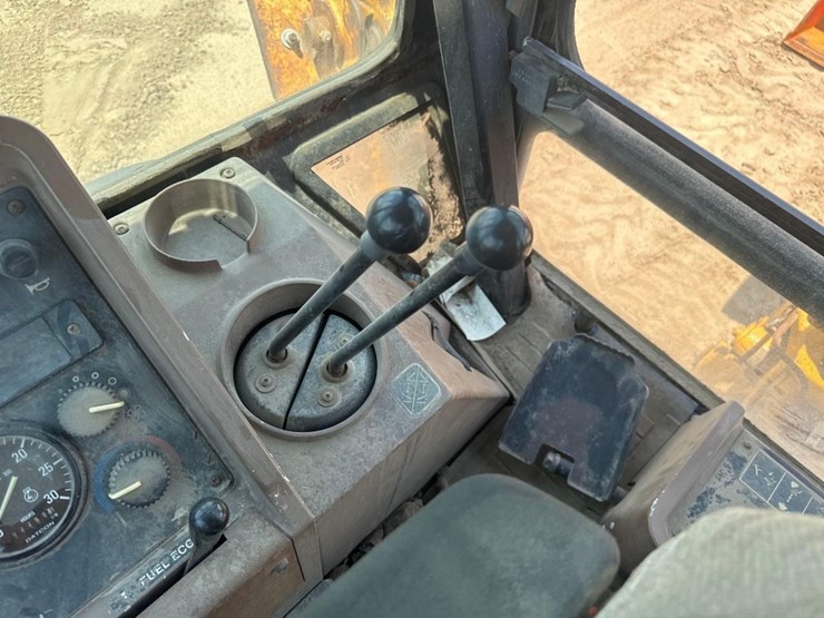 2000-deere-310se-image-32