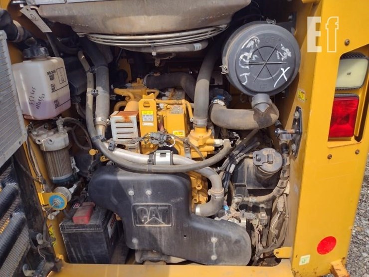 2018-caterpillar-246d-image-25