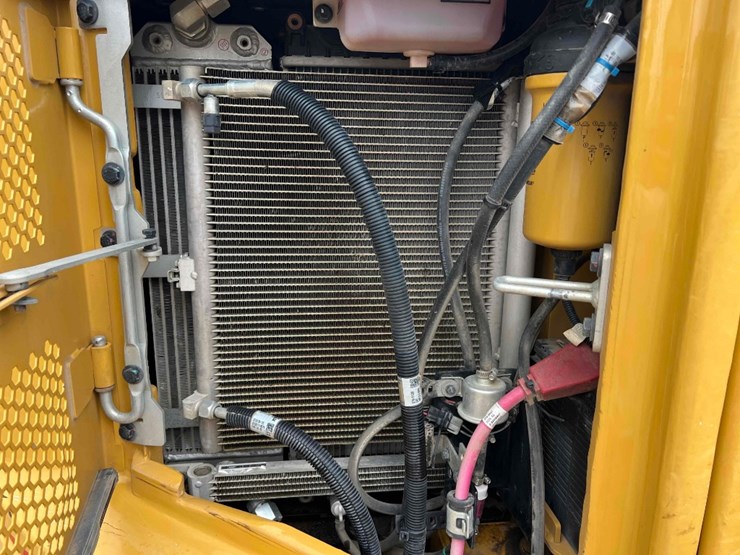2022-caterpillar-305cr-image-19