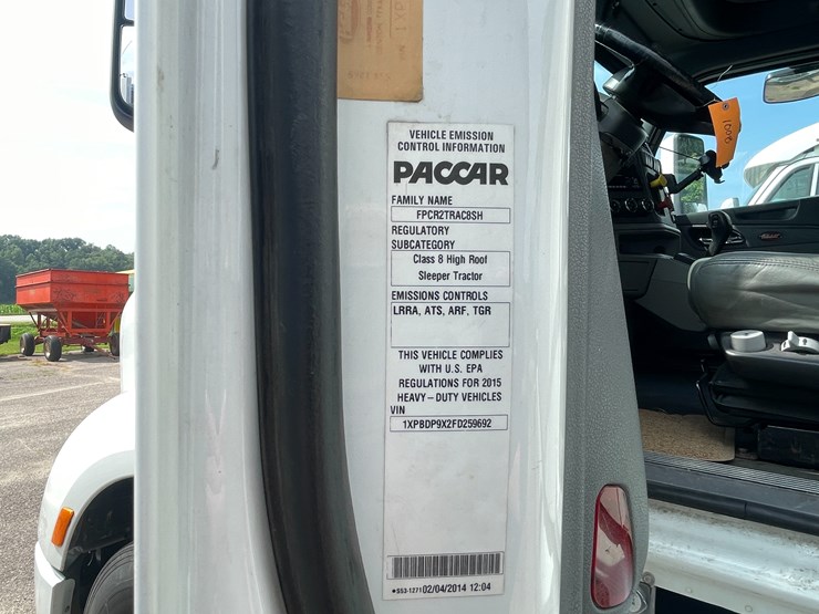 2015-peterbilt-579-image-105